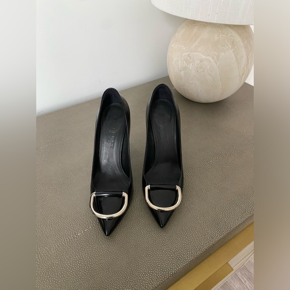 Burberry Flanagan Stiletto Heel Leather Pumps